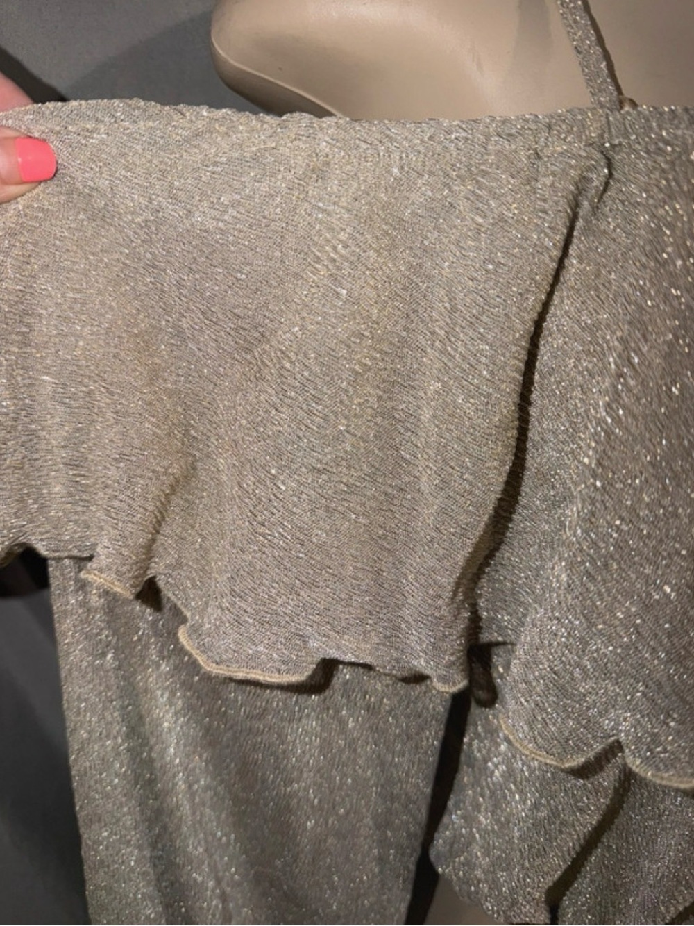Le Lis Metallic Ruffle Crop Top NWT size M - Picture 2 of 6